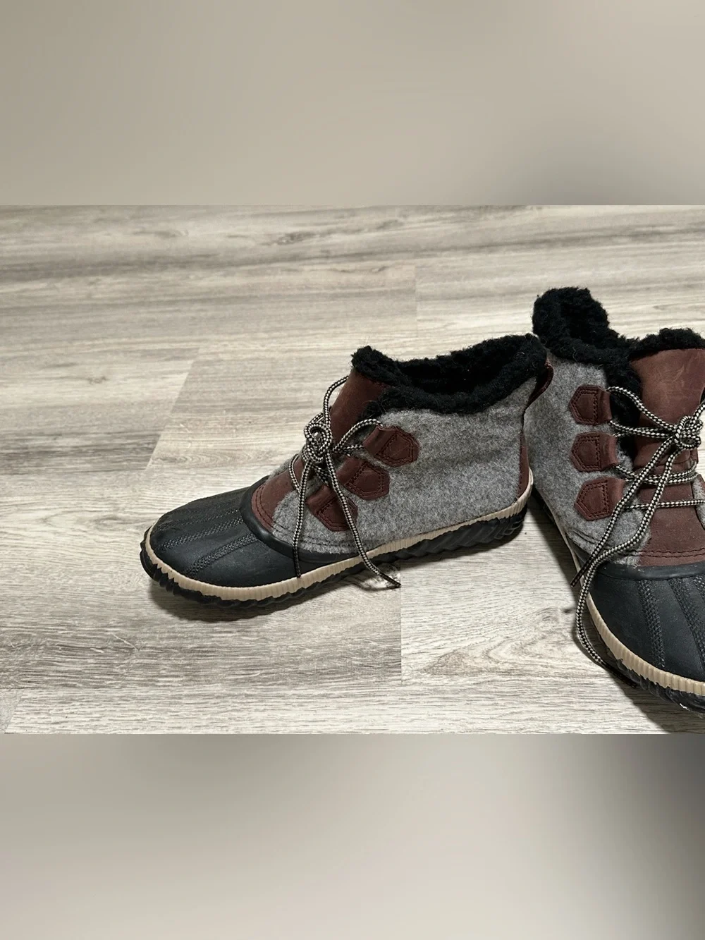 SOREL Waterproof Felt Duck Boots Women’s 9.5 Gray Brown Faux Fur